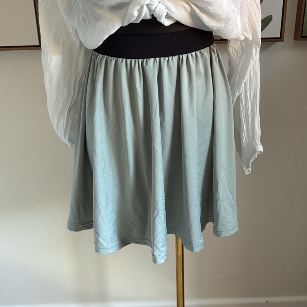 ✨ Sage Green Pleated Elasticized Mini Skirt